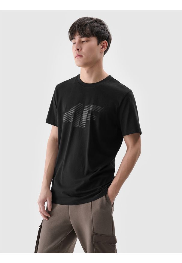 4f - 4F T-shirt regular z nadrukiem męski - czarny XL. Okazja: na co dzień. Kolor: czarny. Materiał: dzianina, bawełna, jersey. Długość rękawa: krótki rękaw. Długość: krótkie. Wzór: nadruk. Styl: klasyczny, sportowy, casual