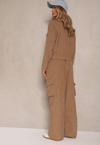 Renee - Jasnobrązowy Komplet Dresowy Cargo z Bluzą ze Stójką i Spodniami o Szerokim Kroju Arrivenna. Kolor: brązowy. Materiał: dresówka