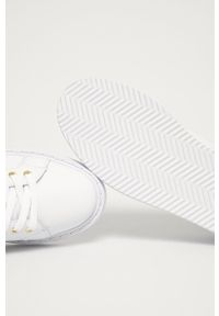 Lauren Ralph Lauren Buty skórzane kolor biały. Nosek buta: okrągły. Zapięcie: sznurówki. Kolor: biały. Materiał: skóra