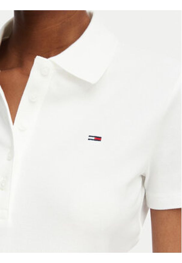 Tommy Jeans Polo DW0DW22820 Kremowy Regular Fit. Typ kołnierza: polo. Kolor: kremowy. Materiał: bawełna