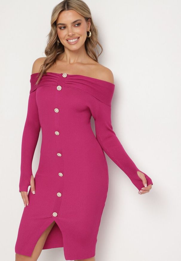 Born2be - Fuksjowa Sweterkowa Sukienka Koktajlowa z Wiskozą Ozdobnymi Guzikami i Rozcięciem na Kciuk Faledi. Okazja: na co dzień, do pracy. Kolor: różowy. Materiał: wiskoza. Typ sukienki: proste. Styl: wizytowy