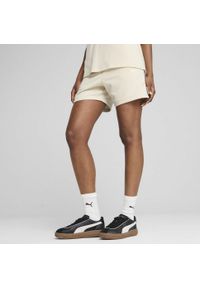 Puma - Damskie szorty Essentials 5" ze zwierzęcym nadrukiem PUMA Alpine Snow White. Kolor: biały, wielokolorowy, beżowy. Wzór: motyw zwierzęcy, nadruk. Sport: fitness