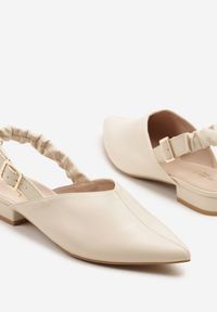 Born2be - Jasnobeżowe Sandały ze Szpiczastym Noskiem i Sprzączką Jeneliena. Okazja: na co dzień, na imprezę. Nosek buta: szpiczasty. Zapięcie: sprzączka. Kolor: beżowy. Styl: casual, elegancki, klasyczny #3