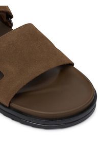 TOMMY HILFIGER - Tommy Hilfiger Klapki Adjustable Premium Suede Sandal FM0FM05774 Brązowy. Kolor: brązowy. Materiał: zamsz, skóra #4