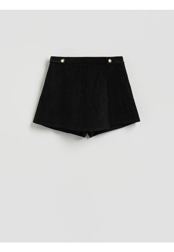 Reserved - Spódnico-szorty z ozdobnymi guzikami - czarny. Kolor: czarny. Materiał: tkanina