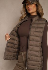 Renee - Brązowa Kamizelka Ozdobiona Pikowaniem Soellame. Okazja: na co dzień. Kolor: beżowy. Wzór: aplikacja. Styl: casual, street #4