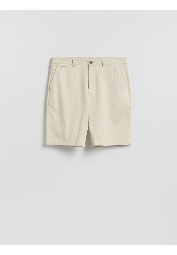 Reserved - Szorty regular z lyocellem - beżowy. Kolor: beżowy. Materiał: tkanina