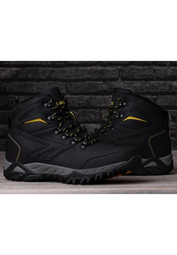 Hi-tec - Buty trekkingowe męskie Hi-Tec Medin Mid. Wysokość cholewki: za kostkę. Zapięcie: sznurówki. Kolor: czarny. Materiał: guma, syntetyk, materiał. Szerokość cholewki: normalna. Sport: turystyka piesza