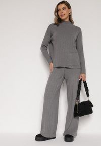 Born2be - Szary Sweterkowy Komplet Sweter z Półgolfem i Szerokie Spodnie Alatusa. Kolor: szary. Materiał: jeans #3