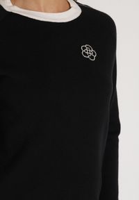 Born2be - Czarny Sweter Ozdobiony Paskami i Aplikacją Tusanne. Okazja: na co dzień. Kolor: czarny. Materiał: jeans. Wzór: aplikacja. Styl: casual, elegancki #5