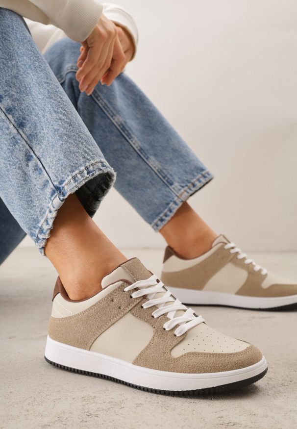 Born2be - Ciemnobeżowe Sneakersy Ozdobione Perforacją Isselina. Okazja: na spacer, na co dzień. Kolor: beżowy. Wzór: aplikacja. Sport: turystyka piesza