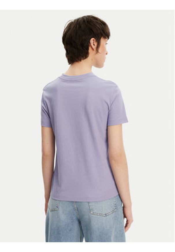 Calvin Klein Jeans T-Shirt Shadow Graphic J20J225545 Fioletowy Regular Fit. Kolor: fioletowy. Materiał: bawełna