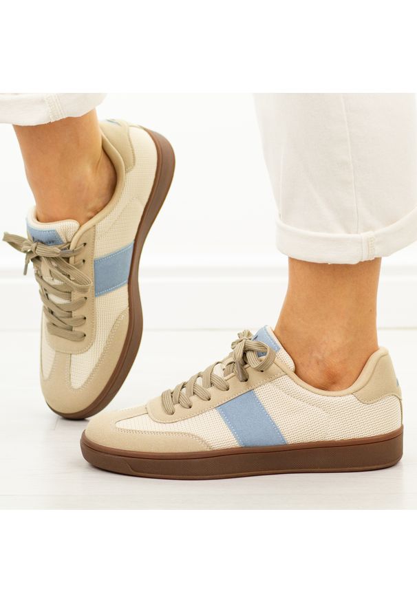 C.Beżowe sportowe półbuty damskie McArthur Ma255w. Okazja: na co dzień. Nosek buta: okrągły. Zapięcie: sznurówki. Kolor: beżowy. Materiał: tkanina, zamsz. Szerokość cholewki: normalna. Sezon: jesień, wiosna, lato. Styl: sportowy