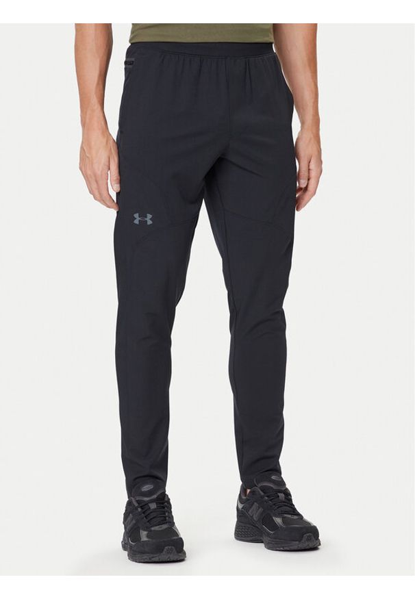 Under Armour Spodnie dresowe Ua Unstoppable Tapered Pants 1352028-001 Czarny Fitted Fit. Kolor: czarny. Materiał: syntetyk