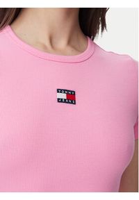 Tommy Jeans T-Shirt Badge DW0DW17881 Różowy jasny Slim Fit. Kolor: różowy. Materiał: bawełna #5