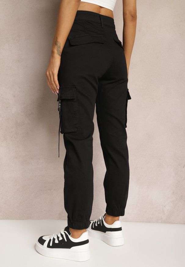 Renee - Czarne Spodnie z Bawełny Joggery High Waist Abiranca. Okazja: na co dzień. Stan: podwyższony. Kolor: czarny. Materiał: bawełna. Styl: casual