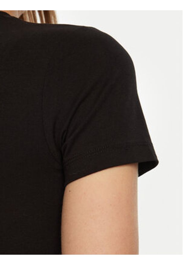 Guess Jeans T-Shirt W5RI59 J1314 Czarny Regular Fit. Kolor: czarny. Materiał: bawełna