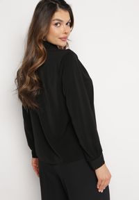 Born2be - Czarna Bluzka z Krawatem i Ozdobną Perłą Jonista. Kolor: czarny. Styl: elegancki #7