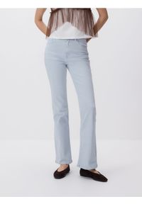 Reserved - Jeansy flare z wysokim stanem - niebieski. Stan: podwyższony. Kolor: niebieski #1