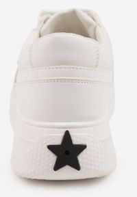 Born2be - Białe Sneakersy VICES na Grubej Podeszwie z Trójkątną Aplikacją Meanata. Okazja: na co dzień. Kolor: biały. Materiał: jeans. Wzór: aplikacja #6
