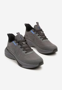 Born2be - Ciemnoszare Buty Sportowe Sneakersy Ozdobione Tłoczonym Wzorem Axevia. Kolor: szary. Materiał: dresówka. Wzór: aplikacja #3