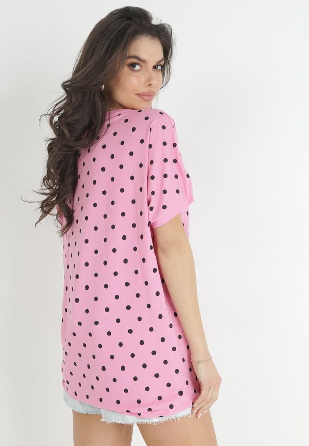 Born2be - Różowa Bluzka Oversize z Metalicznym Nadrukiem Chethy. Kolor: różowy. Materiał: jeans. Wzór: nadruk