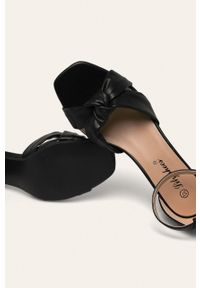 ANSWEAR - Answear - Sandały Lily Shoes. Zapięcie: klamry. Kolor: czarny. Materiał: syntetyk, materiał, skóra ekologiczna. Wzór: gładki. Obcas: na obcasie. Wysokość obcasa: średni #2