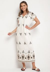 Born2be - Biało-Czarna Wiskozowa Sukienka Pudełkowa z Ornamentnym Wzorem Melosea. Okazja: na co dzień. Kolor: biały. Materiał: wiskoza. Styl: elegancki, casual #5