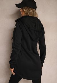 Renee - Czarna Bluza z Dodatkiem Bawełny o Długim Kroju z Kapturem Zapinana na Napy Coriora. Okazja: na co dzień. Typ kołnierza: kaptur. Kolor: czarny. Materiał: bawełna. Długość: długie. Styl: casual