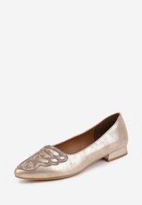 Born2be - Złote Czółenka ze Skórzaną Wkładką i Aplikacją w Wężowy Wzór Cezelie. Okazja: na co dzień. Kolor: złoty. Materiał: skóra. Wzór: aplikacja. Styl: casual, elegancki, klasyczny #7