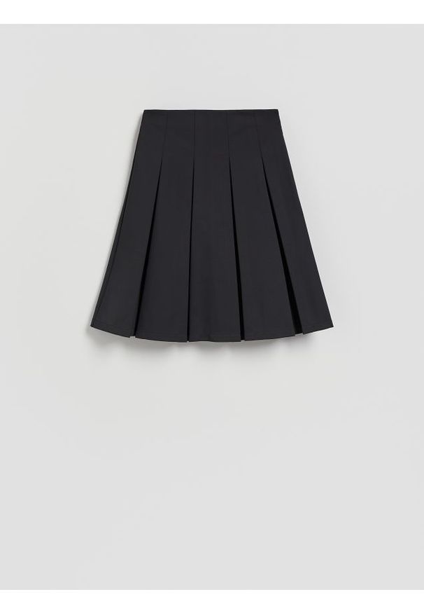 Reserved - Rozkloszowana spódnica midi - zielony. Kolor: zielony. Materiał: dzianina