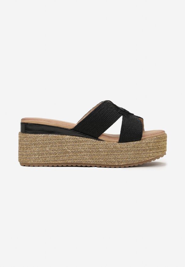 Born2be - Czarne Klapki na Plecionym Koturnie z Ozdobnym Paskiem Jamita. Kolor: czarny. Obcas: na koturnie. Styl: boho