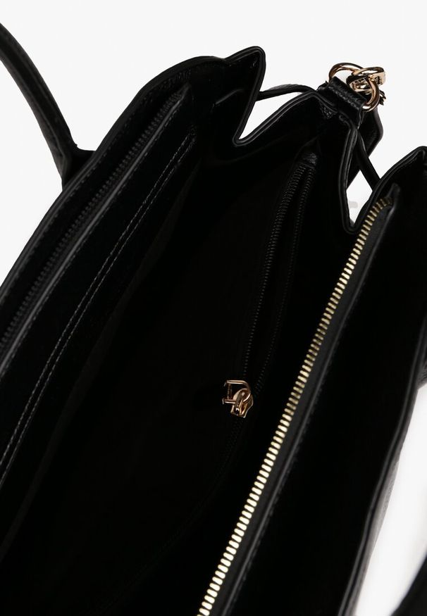 Born2be - Czarna Trzykomorowa Torebka Shopper z Dwoma Rączkami i Paskiem Arivire. Kolor: czarny. Styl: casual, elegancki. Rodzaj torebki: na ramię