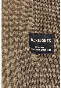 Jack & Jones - Sweter. Okazja: na co dzień. Kolor: oliwkowy. Materiał: bawełna, dzianina. Wzór: gładki. Styl: casual #3