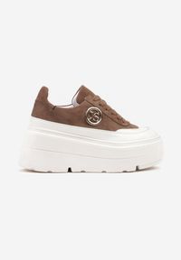 Born2be - Ciemnobeżowe Sneakersy Vices na Platformie Zdobione Okrągłą Aplikacją Wodvire. Okazja: na co dzień, na spacer. Nosek buta: okrągły. Kolor: beżowy. Materiał: jeans. Szerokość cholewki: normalna. Wzór: aplikacja. Obcas: na platformie. Sport: turystyka piesza #6