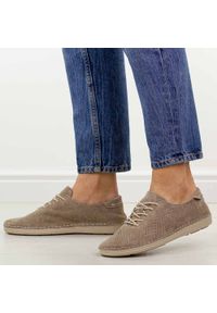 Beżowe ażurowe skórzane półbuty damskie S.Barski 7080. Okazja: na co dzień. Zapięcie: sznurówki. Kolor: beżowy. Materiał: zamsz, skóra. Szerokość cholewki: normalna. Wzór: ażurowy. Sezon: wiosna, jesień, lato. Styl: casual, elegancki, klasyczny #1