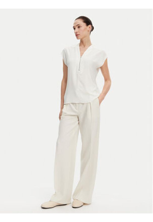 Calvin Klein Bluzka K20K208188 Biały Regular Fit. Kolor: biały. Materiał: syntetyk