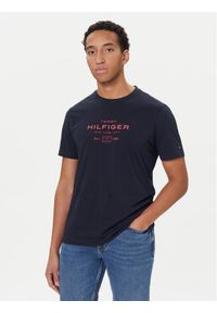 TOMMY HILFIGER - Tommy Hilfiger T-Shirt Stack Graphic MW0MW40002 Granatowy Regular Fit. Kolor: niebieski. Materiał: bawełna
