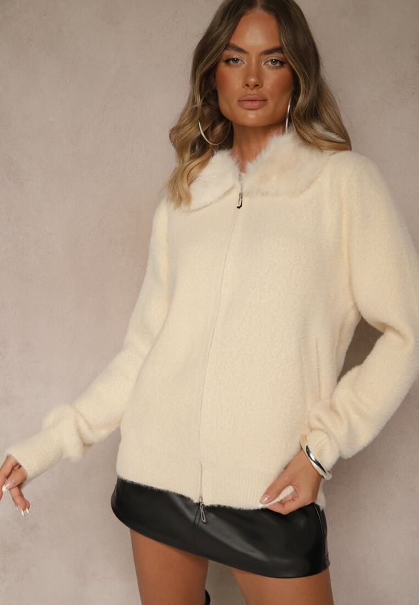 Renee - Beżowy Zasuwany Kardigan z Wełną z Futerkowym Kołnierzem Asiste. Okazja: na co dzień. Kolor: beżowy. Materiał: wełna. Wzór: aplikacja. Styl: casual