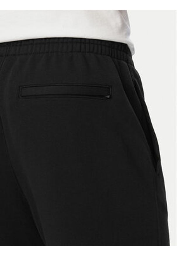 Calvin Klein Spodnie dresowe LV04LG212G Czarny Regular Fit. Kolor: czarny. Materiał: bawełna