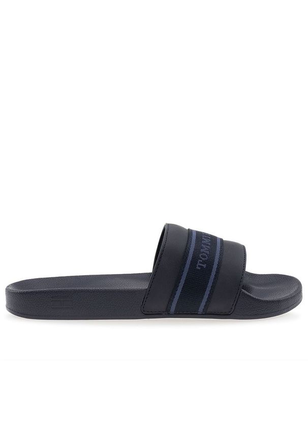 TOMMY HILFIGER - Klapki Tommy Hilfiger Poolside With Webbing Slide FW0FW08529-DW6 - czarne. Okazja: na co dzień, na plażę. Kolor: czarny. Szerokość cholewki: normalna. Wzór: aplikacja. Sezon: lato. Sport: pływanie