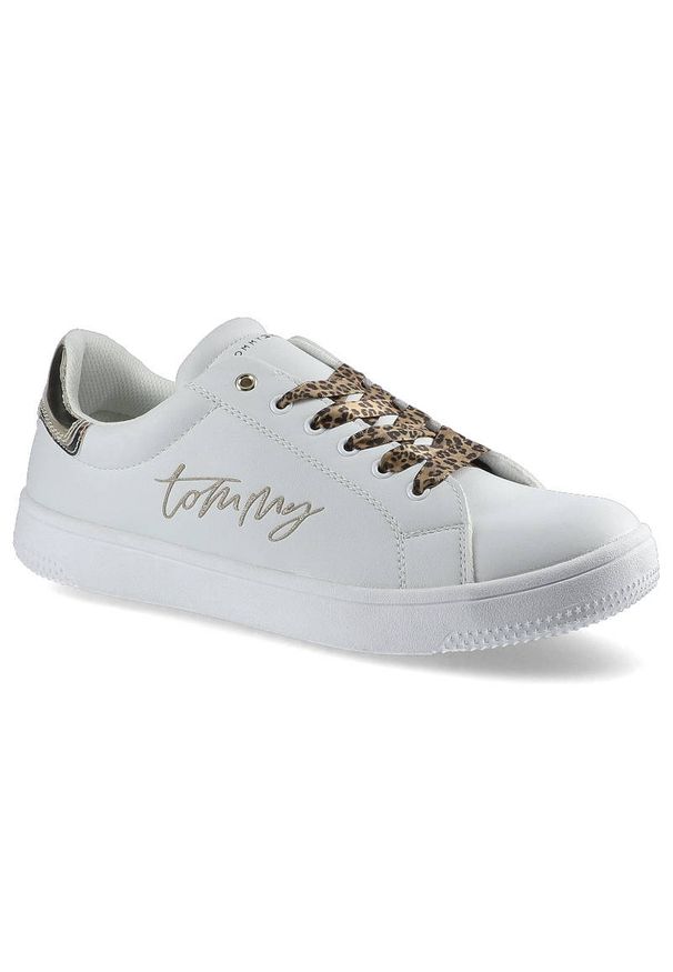 Sneakersy TOMMY HILFIGER Low Cut Lace-Up T3A4-31161-1242X048 White/Platinum X048. Okazja: na co dzień. Zapięcie: sznurówki. Materiał: jeans, skóra ekologiczna, materiał. Szerokość cholewki: normalna. Wzór: motyw zwierzęcy, napisy. Styl: casual