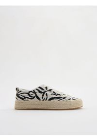 Reserved - Sneakersy w zwierzęcy wzór - wielobarwny. Materiał: materiał. Wzór: motyw zwierzęcy