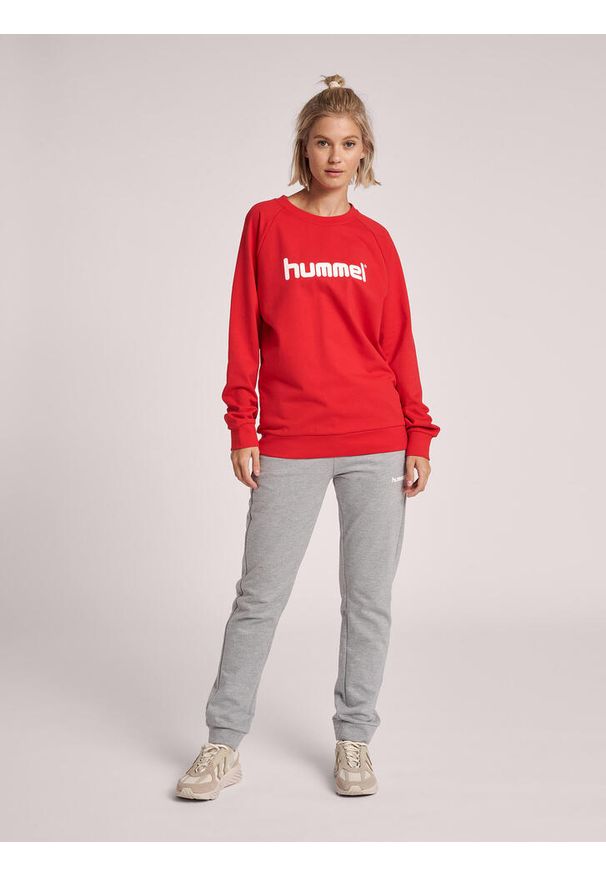 Bluza do piłki ręcznej damska Hummel Go Cotton Logo Sweatshirt Woman. Kolor: czerwony, różowy, wielokolorowy
