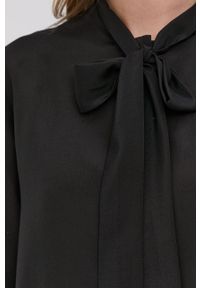 Marella Koszula damska kolor czarny regular z wiązanym dekoltem. Okazja: na co dzień. Kolor: czarny. Materiał: tkanina. Długość rękawa: długi rękaw. Długość: długie. Wzór: gładki. Styl: casual #5