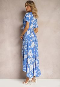 Renee - Niebieska Asymetryczna Sukienka Kopertowa z Gumką w Pasie i Kwiatowym Wzorem Aliraya. Kolor: niebieski. Wzór: kwiaty. Typ sukienki: asymetryczne, kopertowe #2