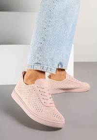 Renee - Różowe Sneakersy z Ażurowymi Wycięciami Telanoria. Okazja: na co dzień. Kolor: różowy. Materiał: jeans. Wzór: ażurowy. Sezon: lato. Obcas: na obcasie. Wysokość obcasa: niski