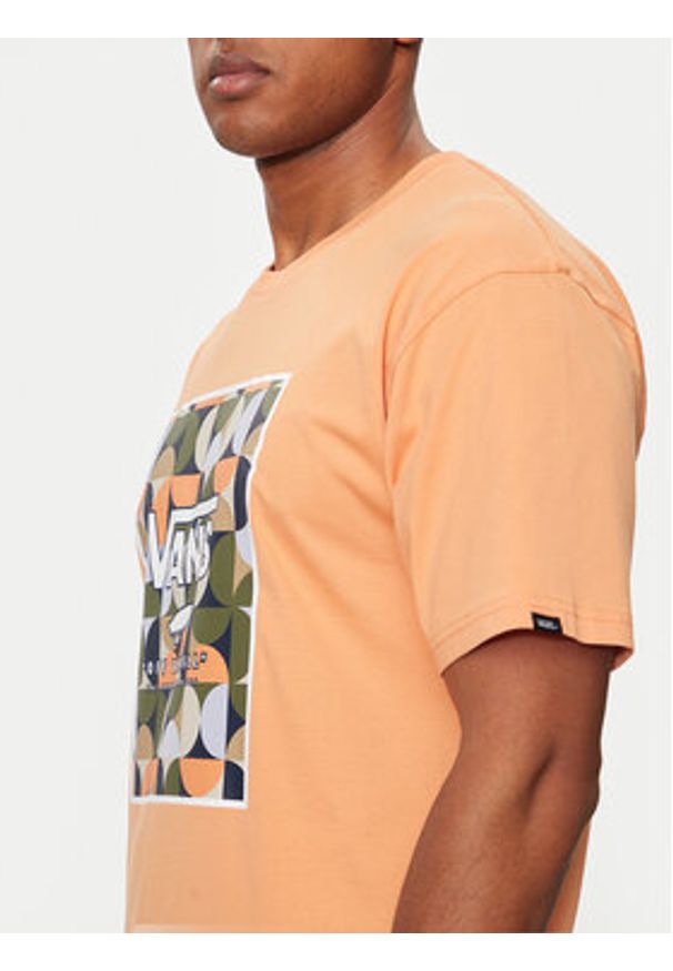 Vans T-Shirt Mn Classic Print Box VN0A5E7Y Brązowy Classic Fit. Kolor: brązowy. Materiał: bawełna. Wzór: nadruk