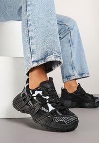 Renee - Czarne Sneakersy na Platformie z Geometrycznym Wzorem Eledisa. Okazja: na co dzień. Kolor: czarny. Materiał: jeans. Wzór: geometria. Obcas: na platformie