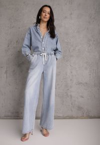 Renee - Niebieskie Szerokie Jeansy z Bawełną i Lyocellem i Wiązanym Sznurkiem Lailai. Okazja: na spacer, na co dzień. Kolor: niebieski. Styl: casual #2